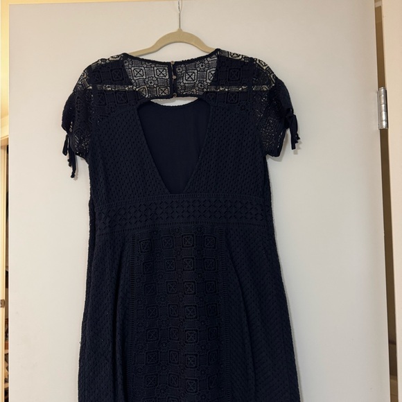 Abercrombie & Fit Navy Blue Crochet Lace Short Sleeve Dress, large - Picture 4 of 7